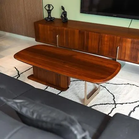 Apartment Newly Renovated-designer Finish
