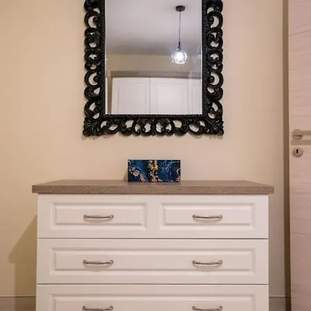 Newly Renovated-designer Finish *