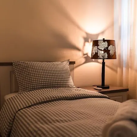 Newly Renovated-designer Finish
