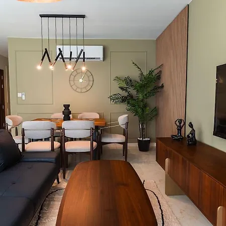 Newly Renovated-designer Finish Apartment *