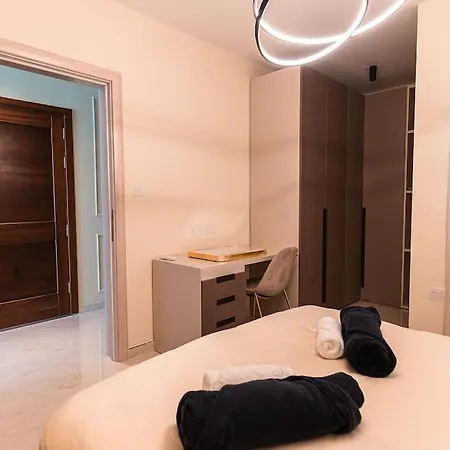 Newly Renovated-designer Finish *