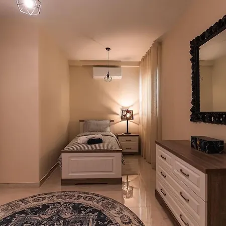 Newly Renovated-designer Finish *